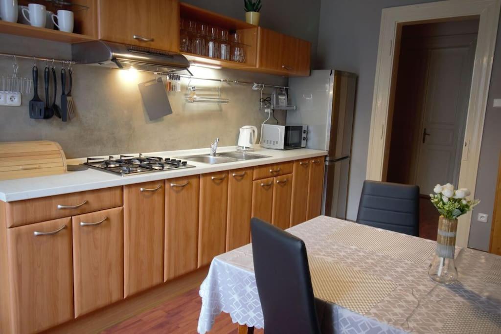 Comfort 2Bedrooms Quite Place!-Vinohrady Praga Esterno foto