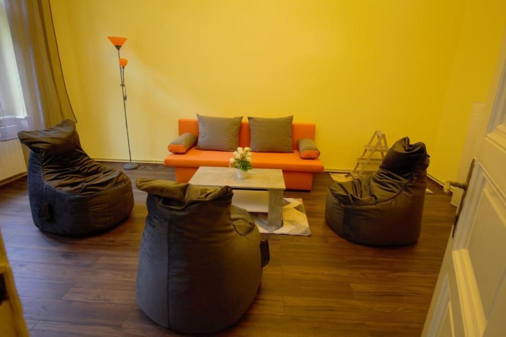 Comfort 2Bedrooms Quite Place!-Vinohrady Praga Esterno foto